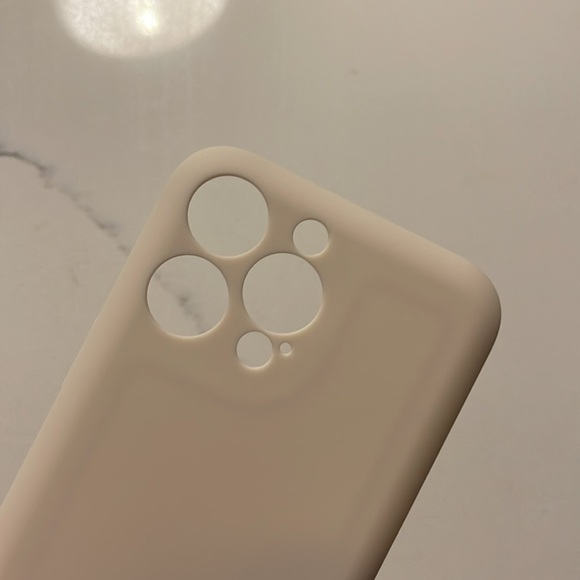IPHONE 16 PRO MAX CASE - Picture 1 of 4